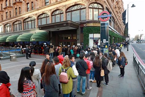 burberry outlet london boxing day|boxing day in london.